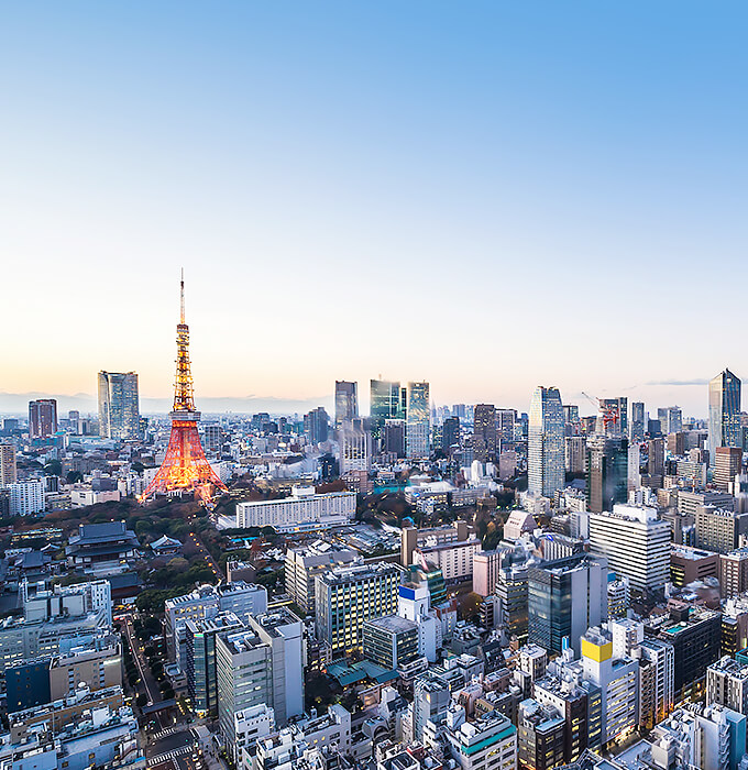 画像：ライトアップしている東京タワーの風景